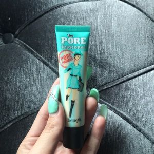 Benefit porefessional full size